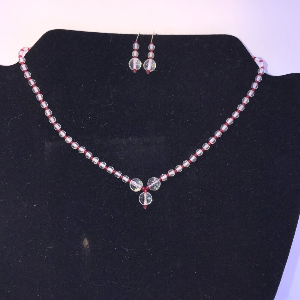 15 1/2" Clear Quartz And Red Seed Beads Necklace